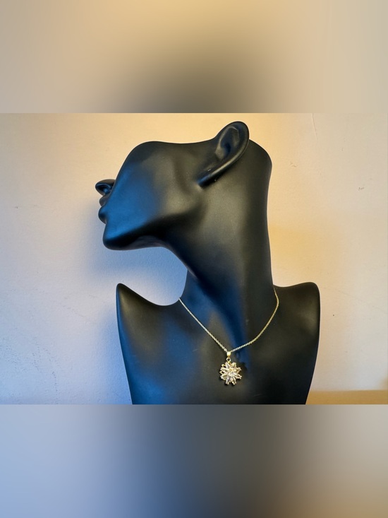 Adina Eden Jewelry - Gold Snowflake Pendant Spinner Necklace - Women Jewelry